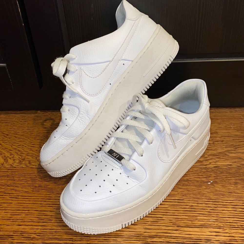 Nike Air Force 1 Sage Low